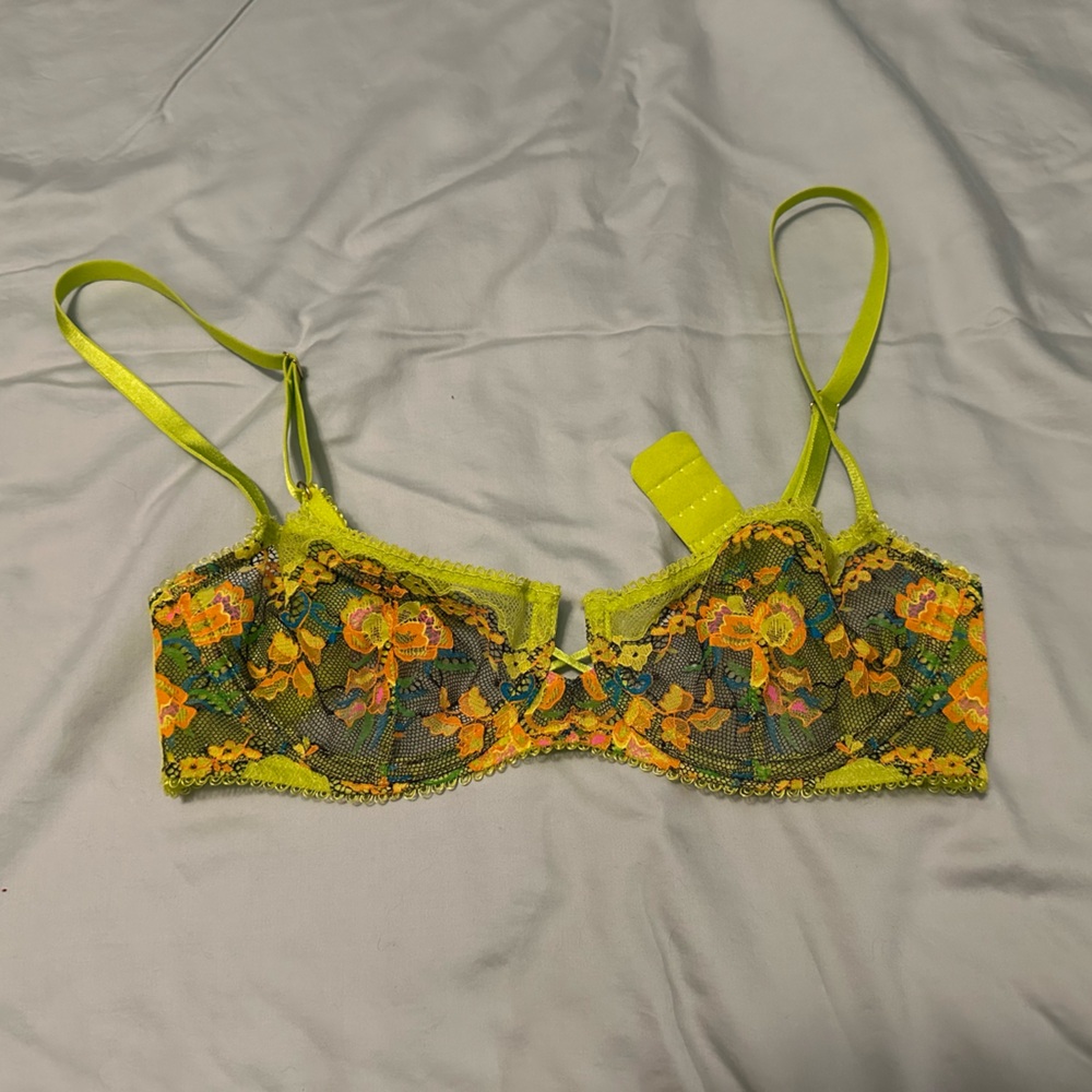 Savage fenty 32c neon floral bra